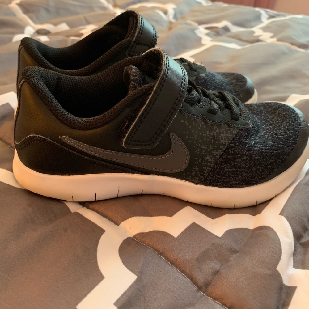 NIKE Boys track shoes